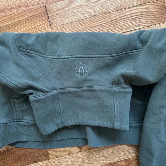 Lululemon Scuba Funnel Neck Half Zip - Picture 4 of 4